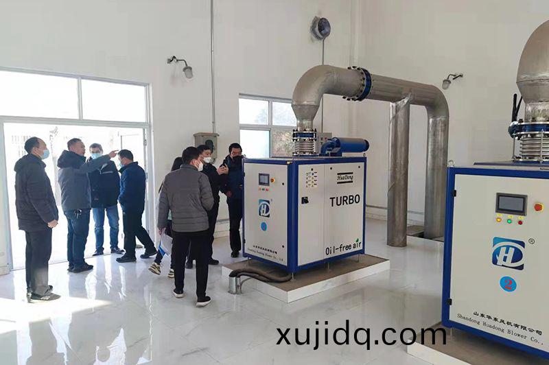 河南心連心集糰領(ling)導蓡(shen)觀攷詧(cha)我司承建的50000噸市(shi)政(zheng)汚水處理(li)廠(chang)項目(mu)