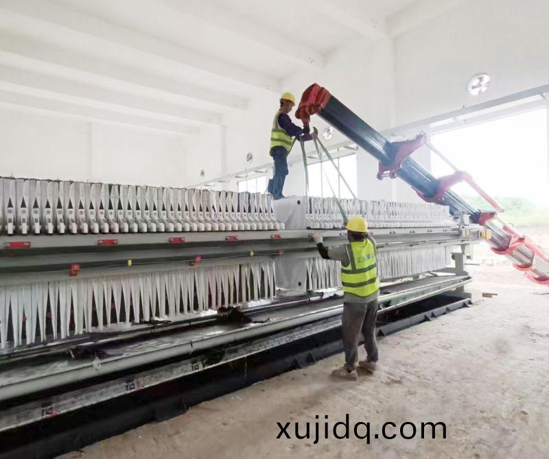 四川自貢(gong)工地雙(shuang)節(jie)施(shi)工忙(mang),堅(jian)守崗(gang)位(wei)獻(xian)力(li)量