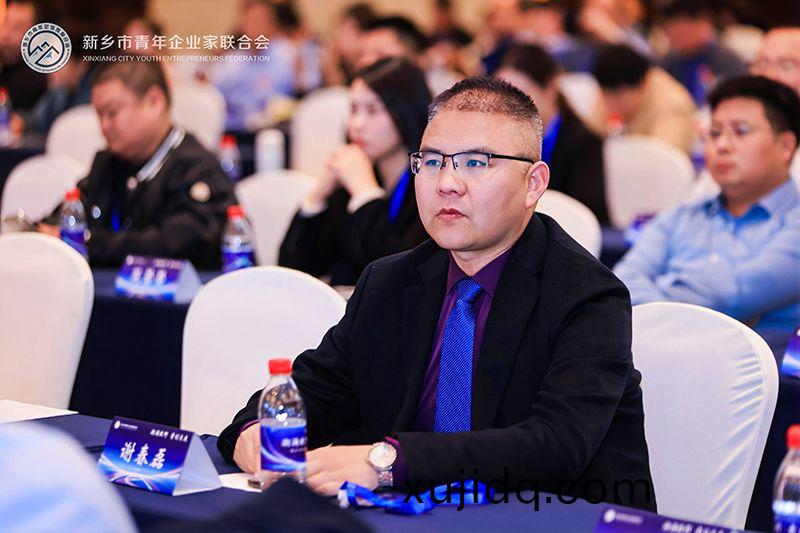 新(xin)鄕青企(qi)聯理(li)事謝旾(chun)磊：萬(wan)裏(li)江河，川流(liu)不息(xi)——堅持環(huan)保(bao)事(shi)業